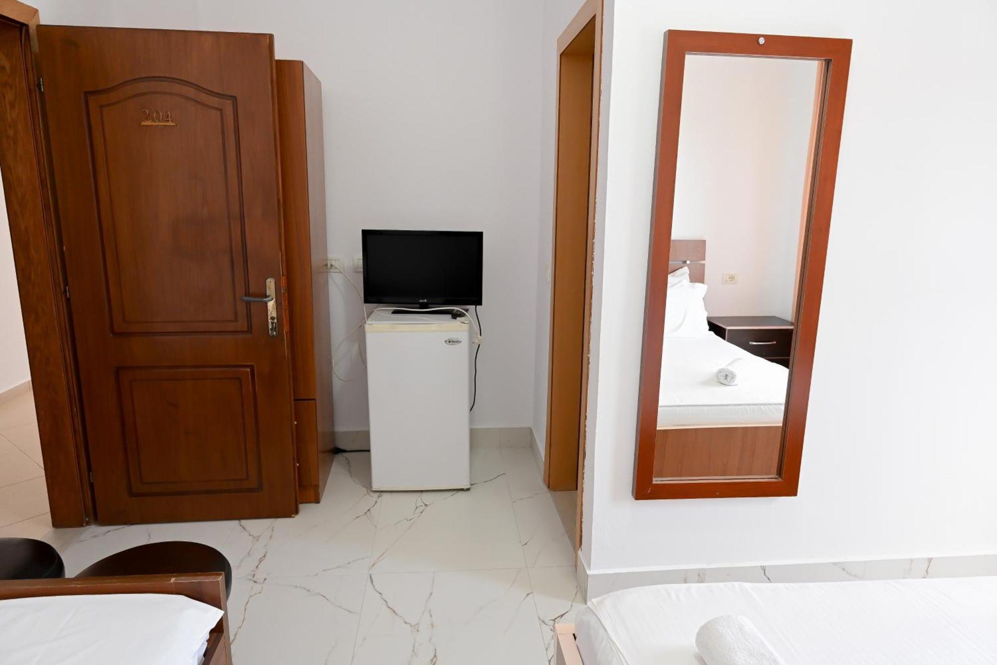 Hotel Kriti Max , Shengjin Shëngjin Exteriér fotografie