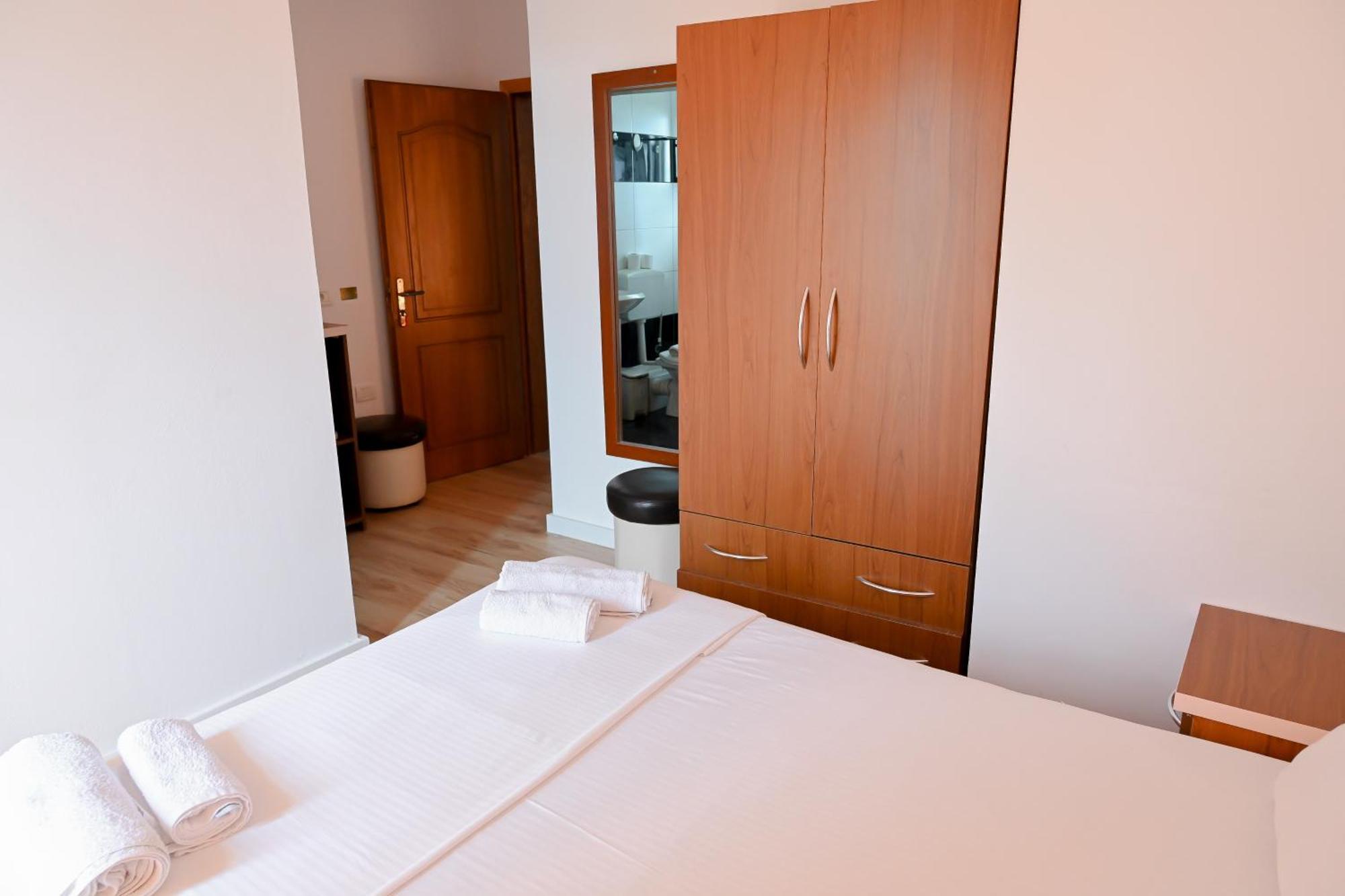 Hotel Kriti Max , Shengjin Shëngjin Exteriér fotografie