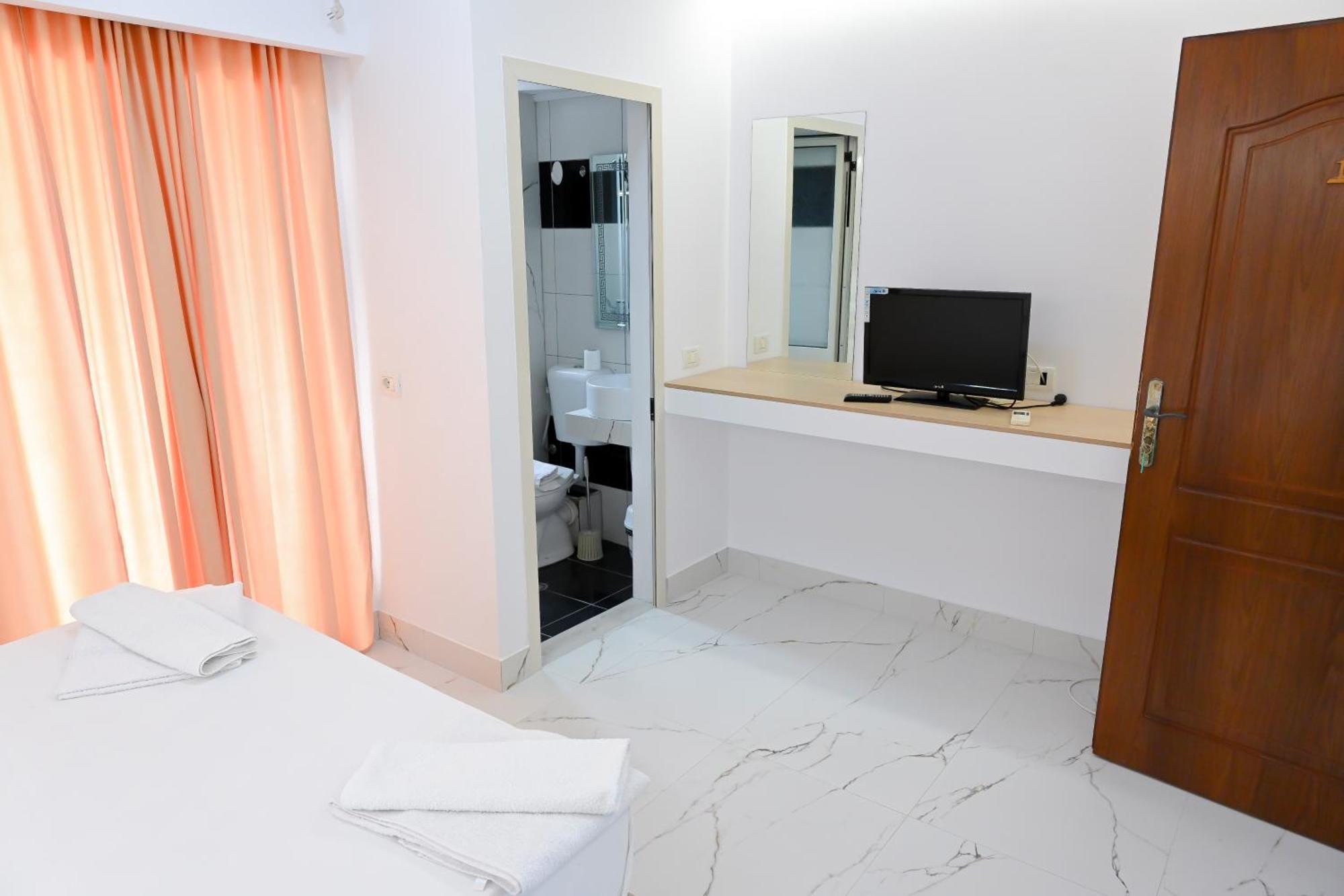 Hotel Kriti Max , Shengjin Shëngjin Exteriér fotografie